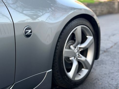 Used 2006 Nissan 350Z Touring RWD image 17