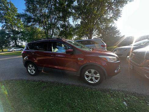 Used 2015 Ford Escape SE w/ Equipment Group 201A image 4