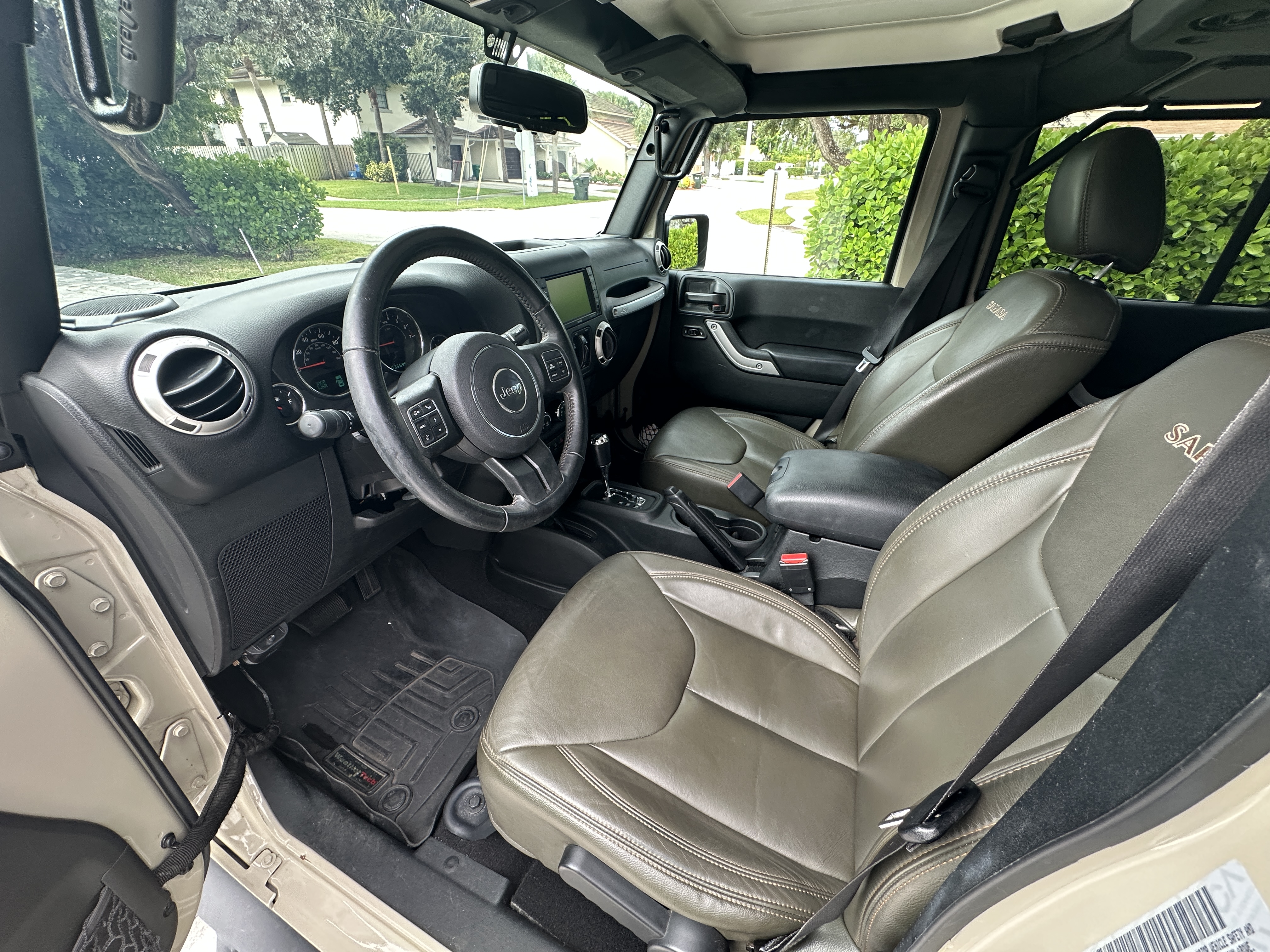 Used 2018 Jeep Wrangler Unlimited Sahara w/ Max Tow Package AWD/4WD image 5