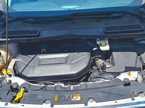 Used 2019 Ford Escape Titanium AWD/4WD image 17
