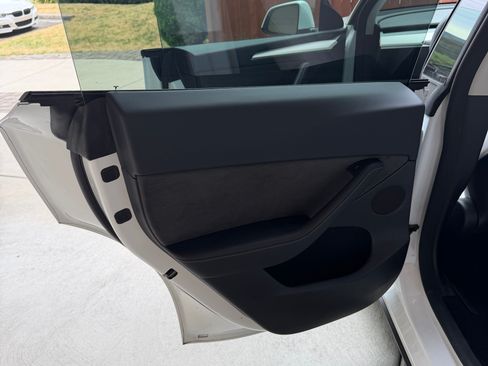 Used 2023 Tesla Model Y Performance AWD/4WD image 23