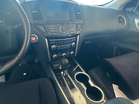 Used 2017 Nissan Pathfinder SV FWD image 12