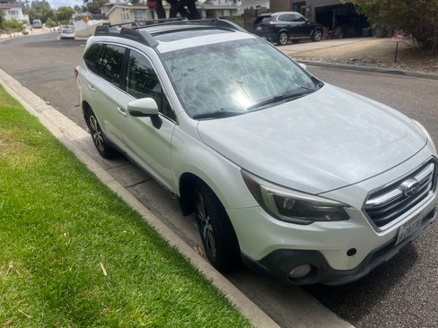 Used 2019 Subaru Outback 2.5i Limited w/ Popular Package #2 AWD/4WD image 5