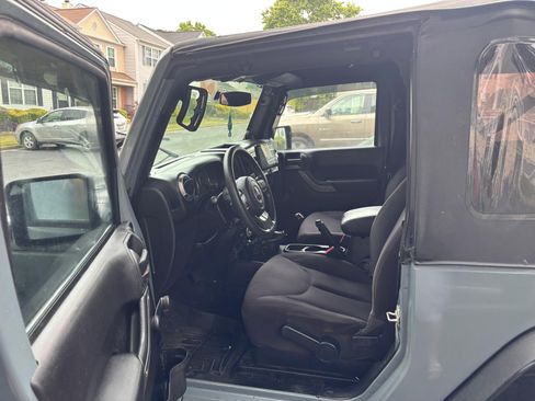 Used 2014 Jeep Wrangler Sport AWD/4WD image 10