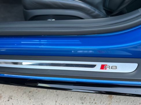 Used 2021 Audi R8 V10 w/ Premium Package image 15