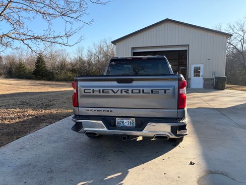 Used 2020 Chevrolet Silverado 1500 LT w/ Texas Edition image 13