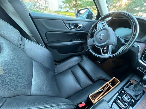 Used 2020 Volvo V60 T5 Cross Country w/ Protection Package image 12