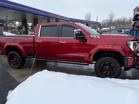 Used 2024 GMC Sierra 2500 Denali w/ Denali Reserve Package image 9