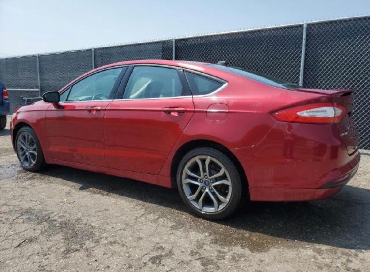 Used 2015 Ford Fusion SE w/ Equipment Group 201A FWD image 4