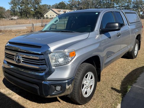 Used 2017 Toyota Tundra SR5 w/ SR5 Upgrade Package image 2