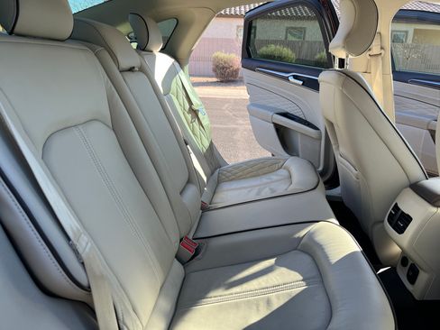 Used 2018 Ford Fusion Platinum image 16