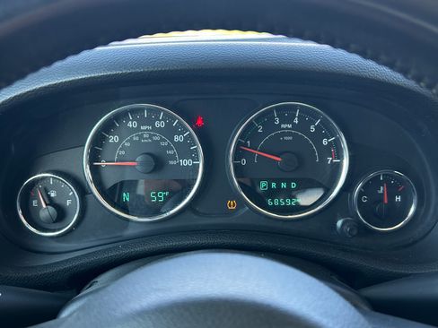 Used 2018 Jeep Wrangler Unlimited Sahara image 10