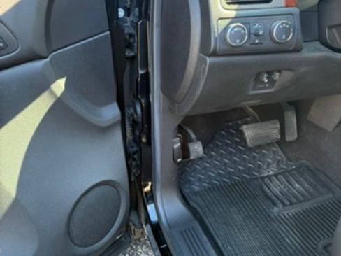 Used 2009 Chevrolet Silverado 3500 LTZ w/ LTZ Plus Package AWD/4WD image 21