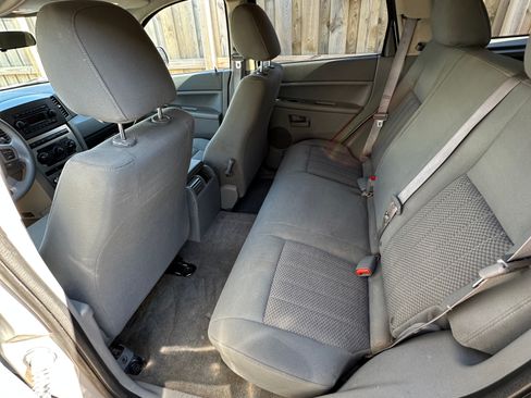 Used 2005 Jeep Grand Cherokee Laredo w/ Cargo Convenience Group AWD/4WD image 12