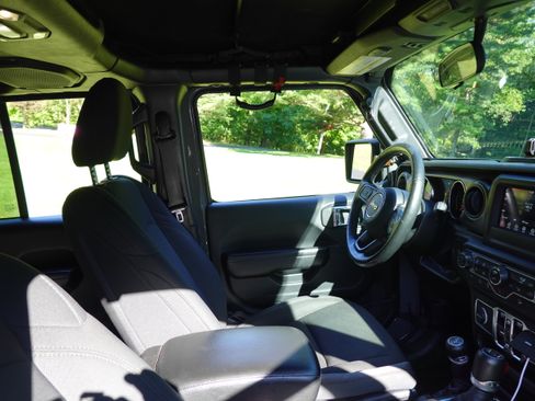 Used 2019 Jeep Wrangler Unlimited Sport S AWD/4WD image 17