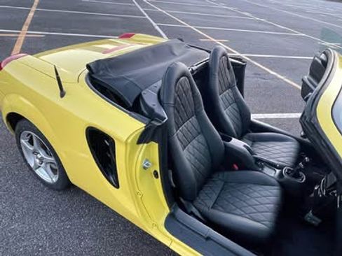 Used 2002 Toyota MR2 RWD image 14