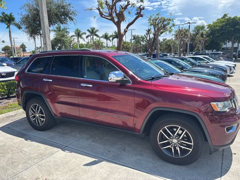 Used 2018 Jeep Grand Cherokee Limited RWD image 2