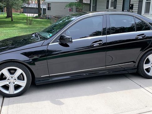 Used 2010 Mercedes-Benz C 300 Sedan image 16