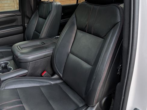 Used 2021 Chevrolet Suburban RST w/ Luxury Package image 13