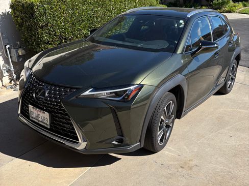 Used 2021 Lexus UX 250h w/ Accessory Package (Z1) image 2