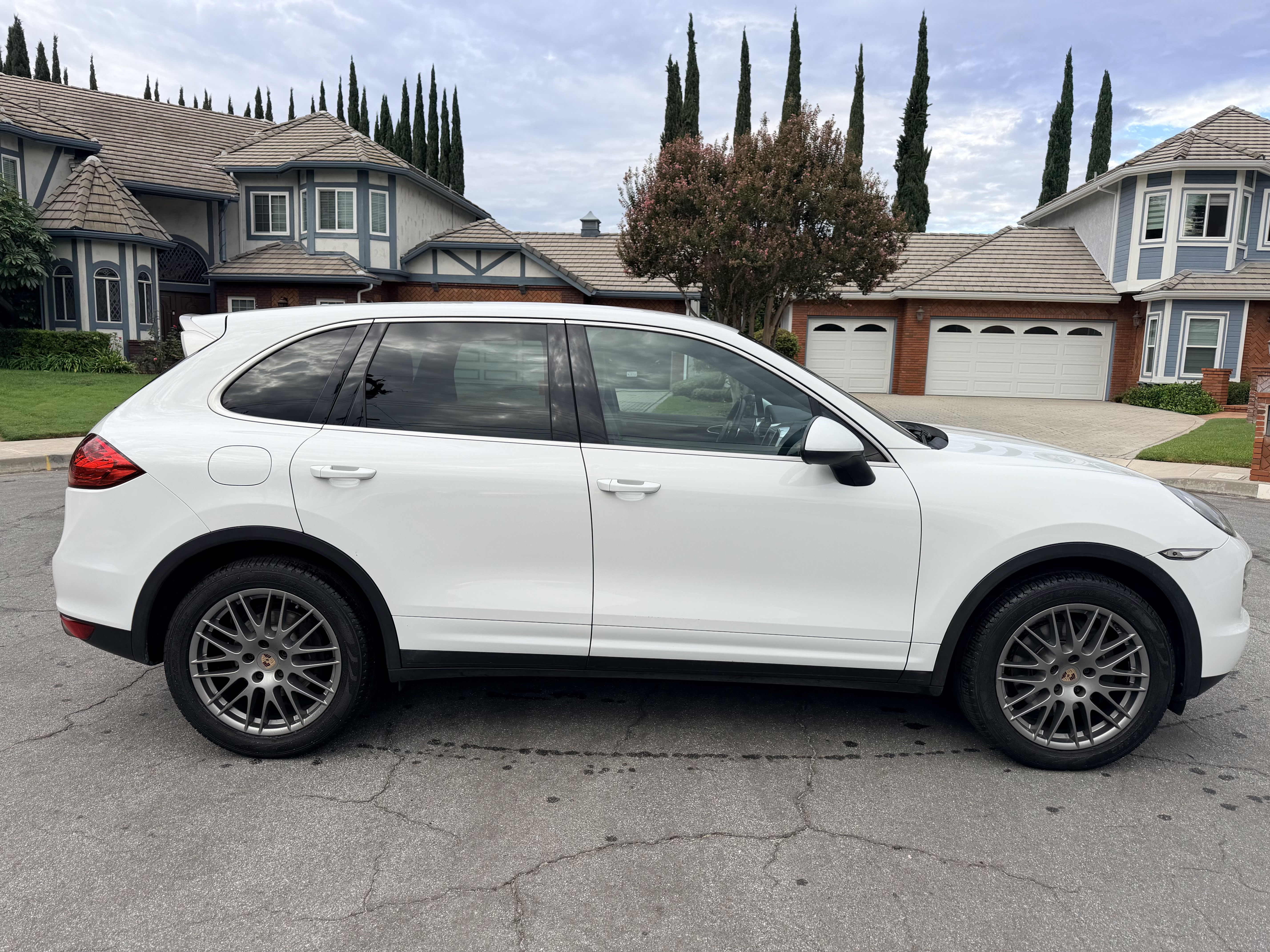 Used 2014 Porsche Cayenne AWD/4WD image 5