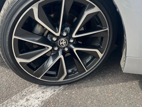 Used 2019 Toyota Corolla XSE image 6