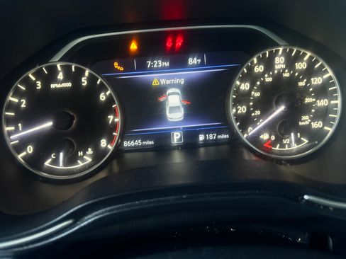 Used 2017 Nissan Maxima 3.5 SL FWD image 25