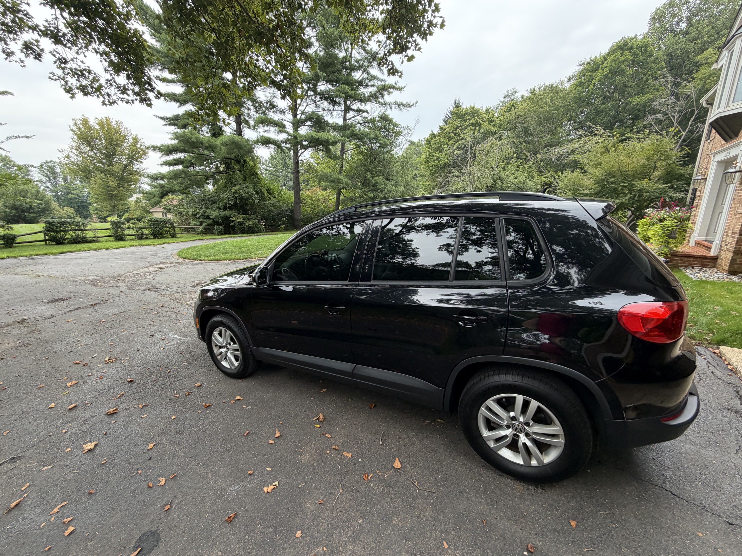 Used 2016 Volkswagen Tiguan SE FWD image 6