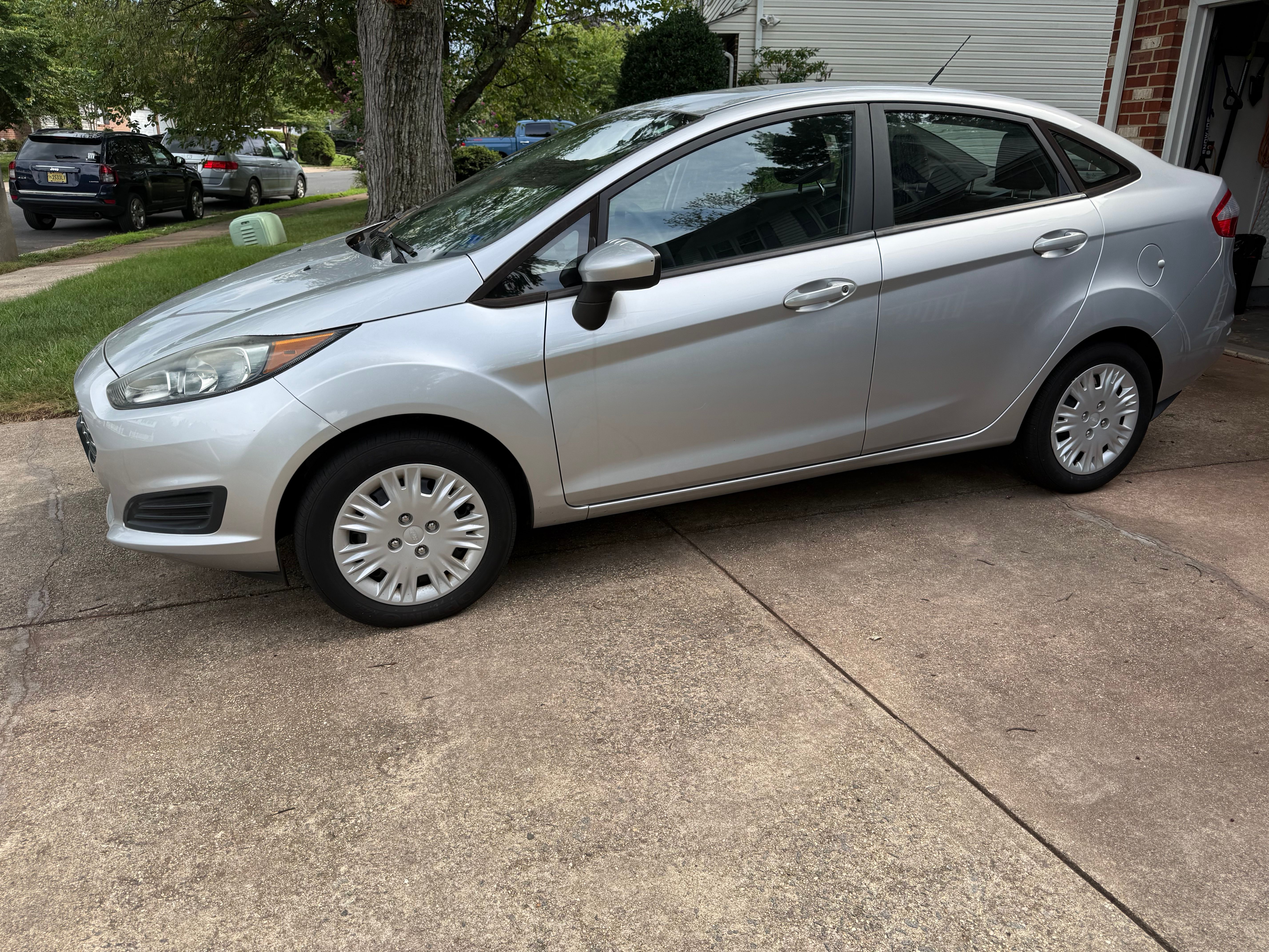 Used 2018 Ford Fiesta S FWD image 1