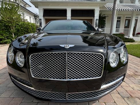 Used 2014 Bentley Flying Spur W12 image 2