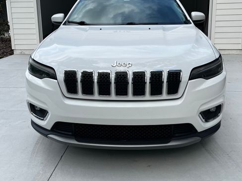 Used 2019 Jeep Cherokee Limited FWD image 1