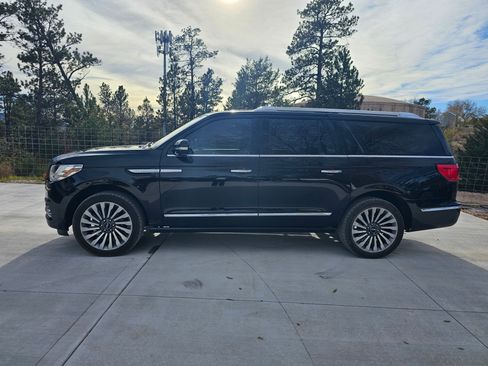 Used 2018 Lincoln Navigator L Reserve w/ Technology Package image 2