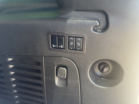 Used 2017 GMC Yukon XL SLT w/ Open Road Package image 22