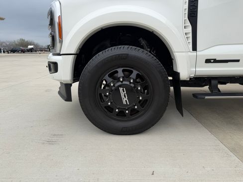 Used 2023 Ford F450 Lariat w/ Lariat Ultimate Package AWD/4WD image 6