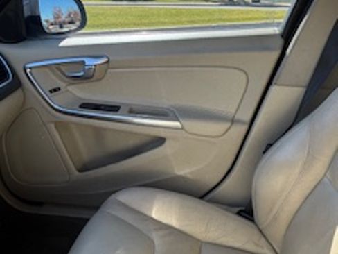 Used 2013 Volvo S60 T5 image 13