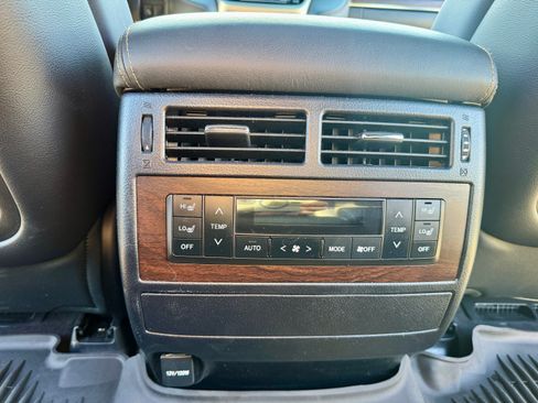 Used 2020 Toyota Land Cruiser Heritage Edition image 21
