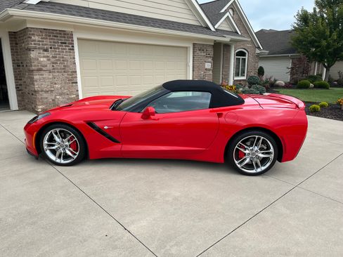 Used 2019 Chevrolet Corvette Stingray Convertible Z51 2LT RWD image 8