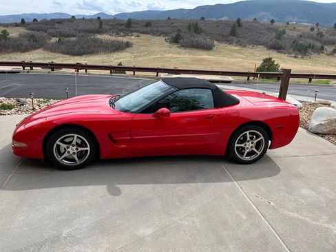 Used 2002 Chevrolet Corvette Convertible w/ Preferred Equipment Group2 RWD image 1