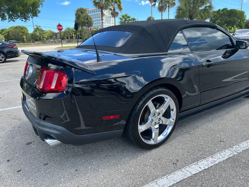 Used 2011 Ford Mustang GT Premium image 6