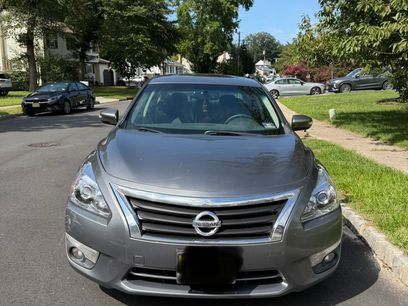 Used 2014 Nissan Altima 2.5 SL w/ Technology Package