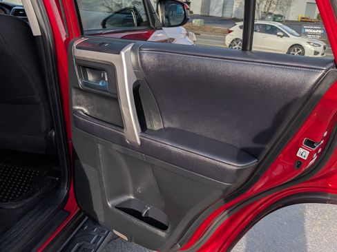 Used 2018 Toyota 4Runner SR5 image 22