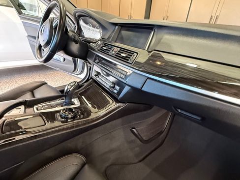 Used 2014 BMW 550i Sedan image 9