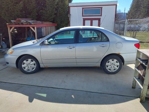 Used 2005 Toyota Corolla LE image 4