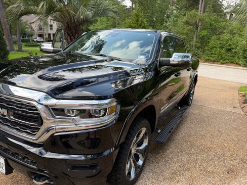 Used 2023 RAM 1500 Limited AWD/4WD image 2