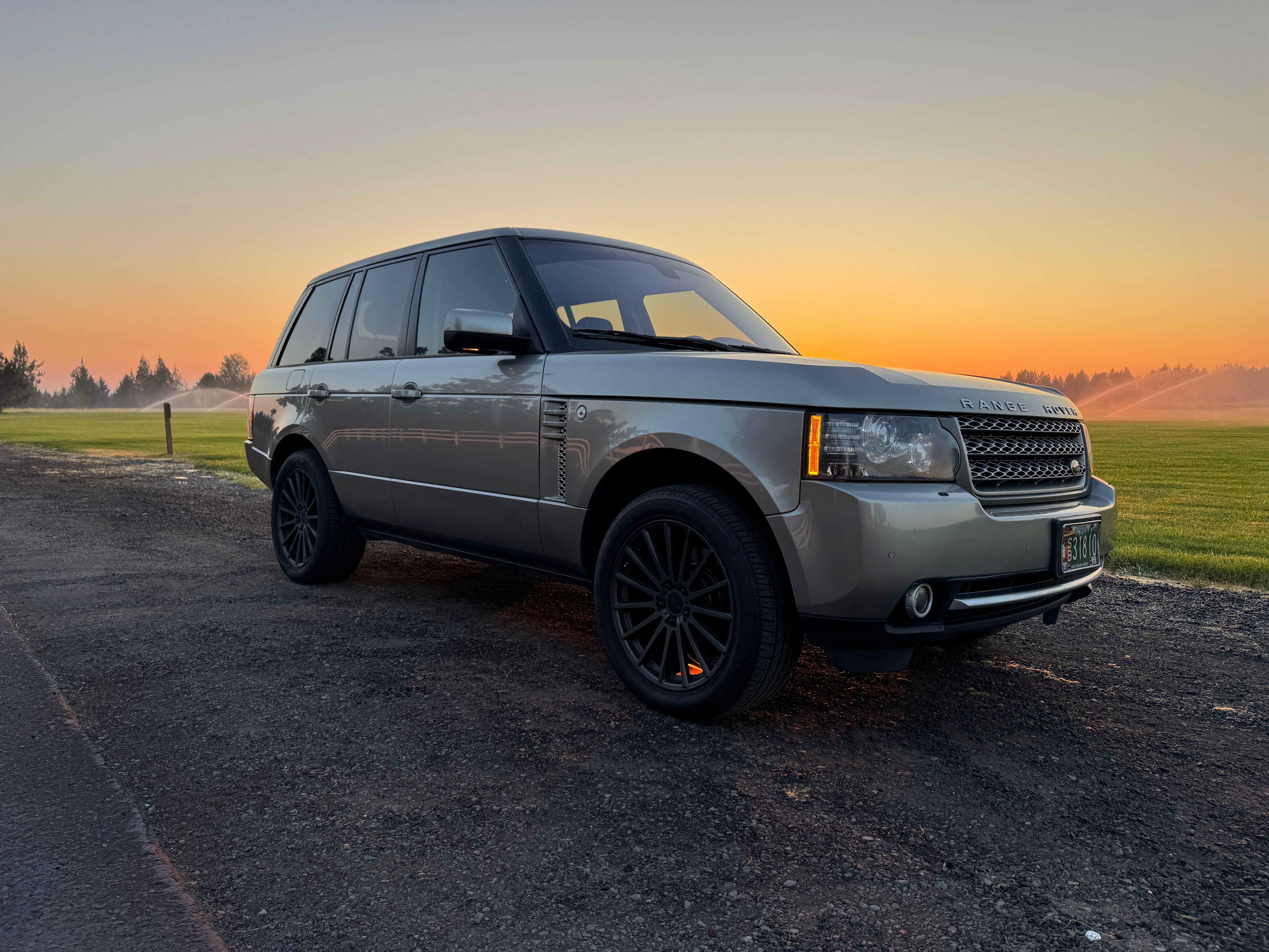 Used 2010 Land Rover Range Rover HSE LUX AWD/4WD image 8