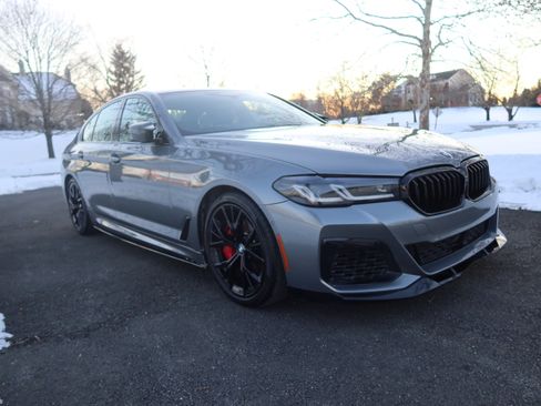 Used 2023 BMW M550i xDrive w/ Dynamic Handling Package image 2