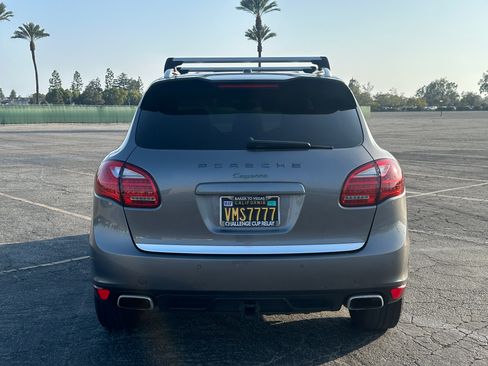 Used 2011 Porsche Cayenne AWD/4WD image 2