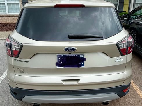 Used 2017 Ford Escape SE FWD image 5