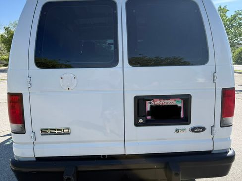 Used 2014 Ford E-250 and Econoline 250 w/ Power Group RWD image 10