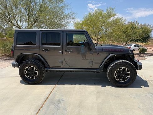 Used 2016 Jeep Wrangler Unlimited Rubicon AWD/4WD image 5